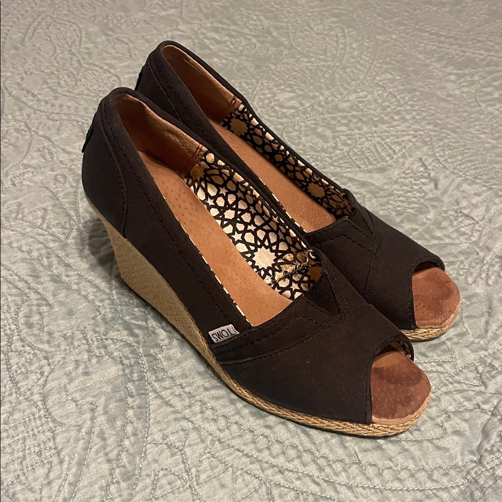Toms Black Canvas Peep-Toe Wedge Espadrilles with Jute Trim